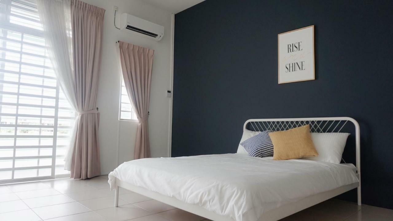 E'S Suite- Homestay That Fits 8 Pax Comfortably. Ipoh Extérieur photo