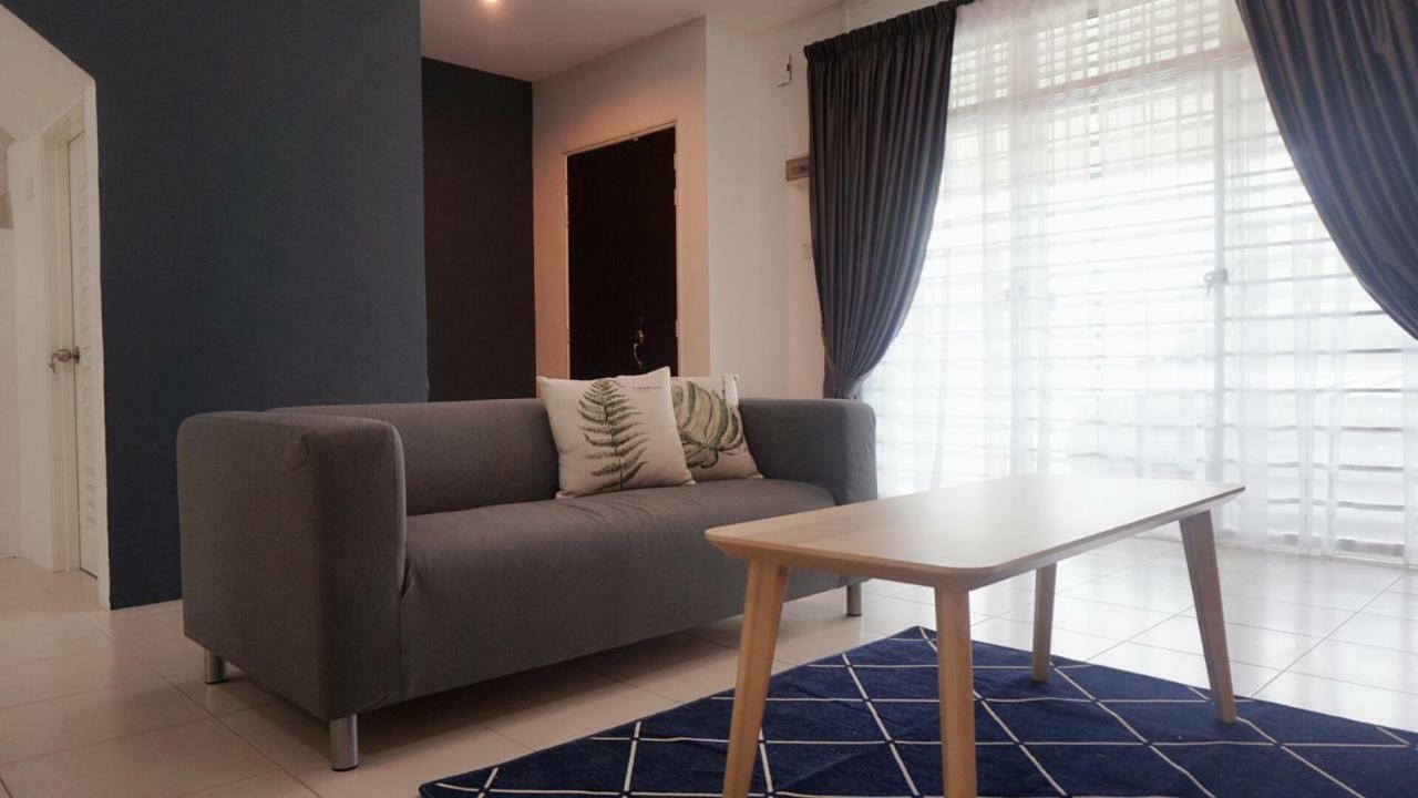 E'S Suite- Homestay That Fits 8 Pax Comfortably. Ipoh Extérieur photo